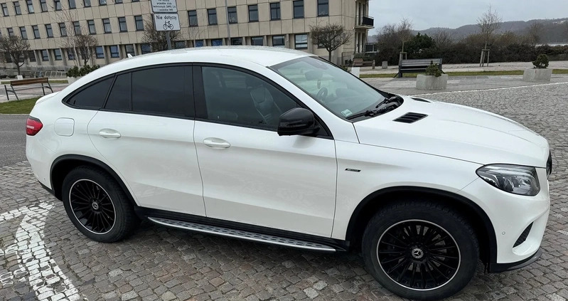 Mercedes-Benz GLE cena 229000 przebieg: 129000, rok produkcji 2016 z Gdynia małe 301